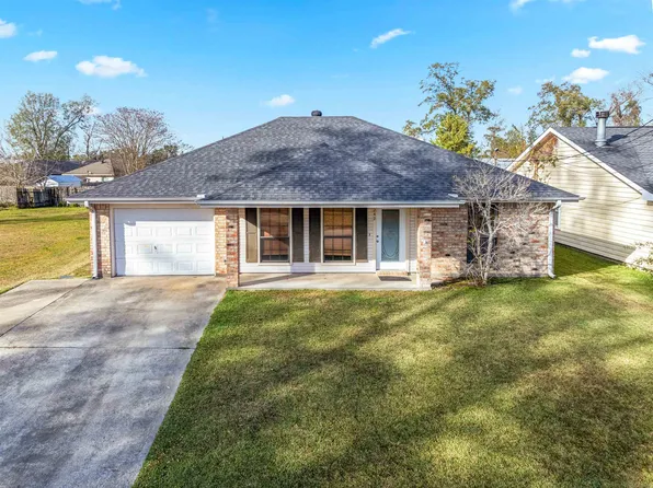 242 Summerwood Dr, Sulphur, LA 70663