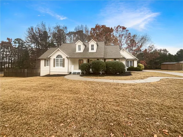 13 Indian Hills Dr, Rydal, GA 30171