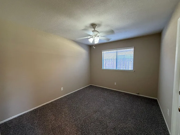 5246 W Magill Ave — Photo 14
