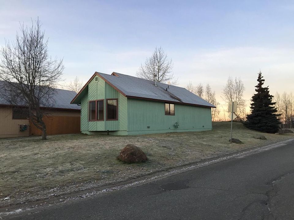 2nd image of 10100 Salix Cir