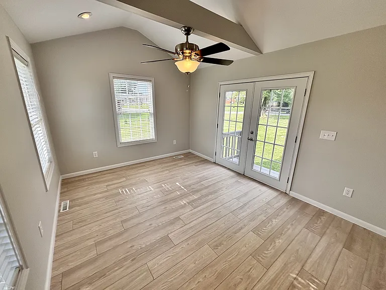 120 Willow Dr — Photo 6
