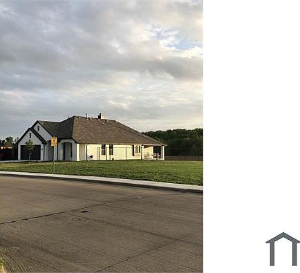 2nd image of 1825 Meadowlark Ln