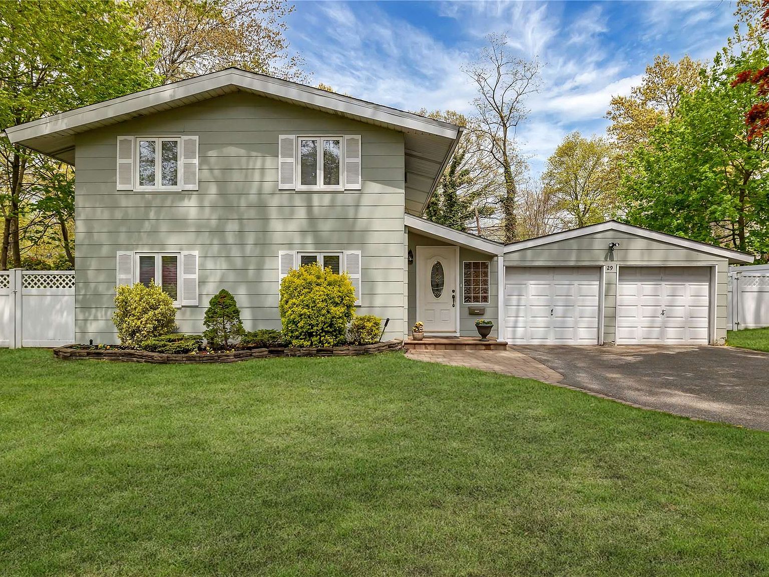 29 Redleaf Lane, Commack, NY 11725 Zillow