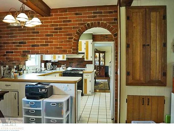 5th image of 2866 Highgate Ave