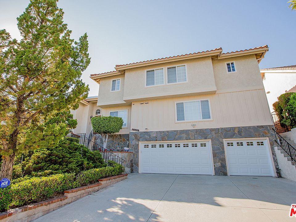 1st image of 2460 Flintridge Dr