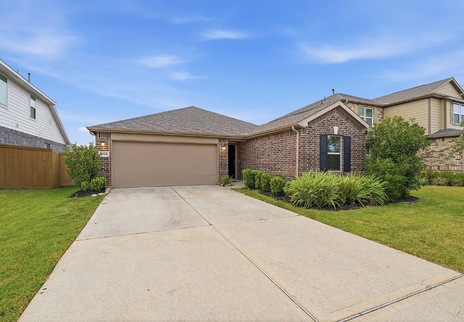 3 bed, 2.0 bath, 1652 sqft, $2,400 — Photo 1