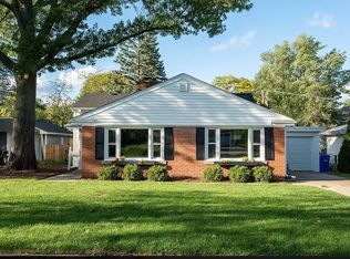 425 Wakeman Ave, Wheaton, IL 60187