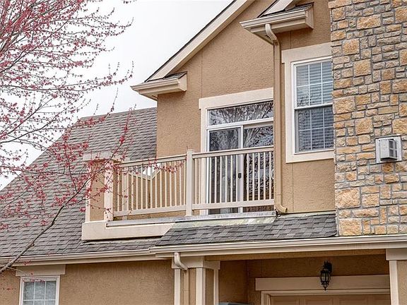 4th image of 15900 Granada 240 St #240