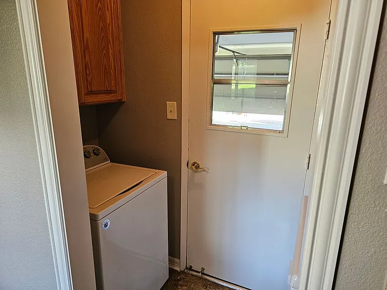 405 Atkerson Ln — Photo 11