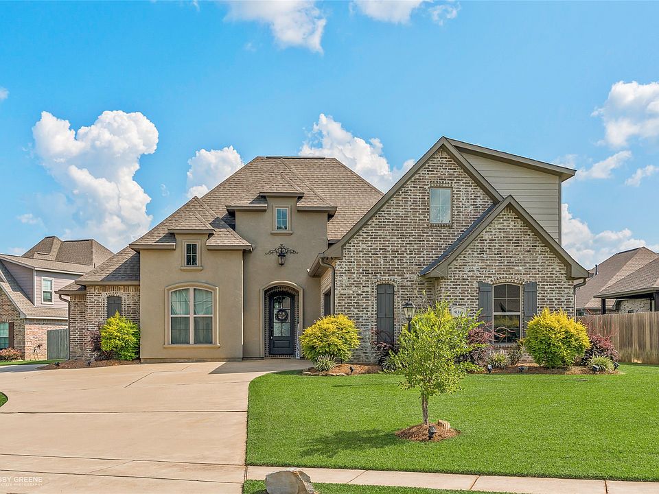1st image of 936 Antler Dr