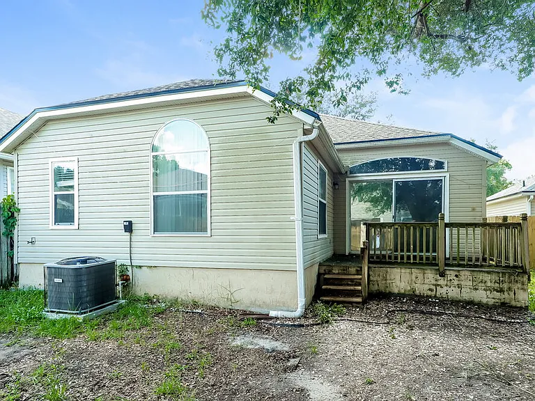 1126 E Brookwood Bluff Rd — Photo 18
