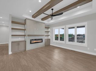 18234 Alderleaf Dr, Clive, IA 50325