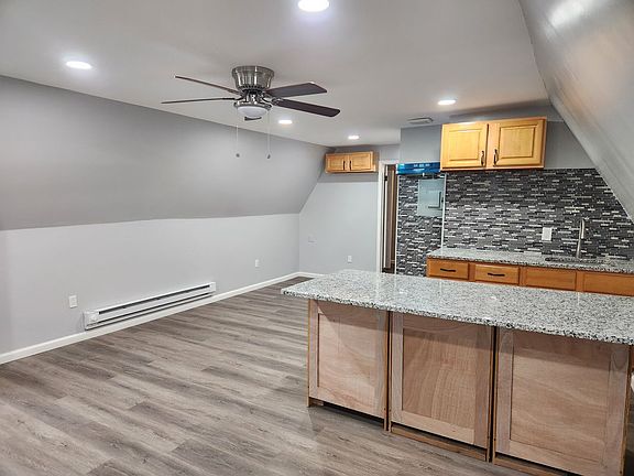 5th image of 1025 Anna St Floor 3