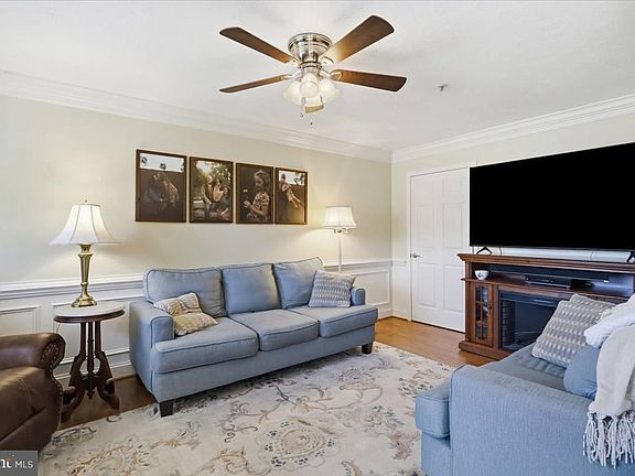 3rd image of 1047 Benjamin Pl