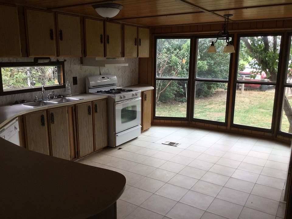 2nd image of 43 Whinnerah Ave