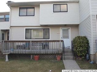 465 Willow Rd E, Staten Island, NY 10314