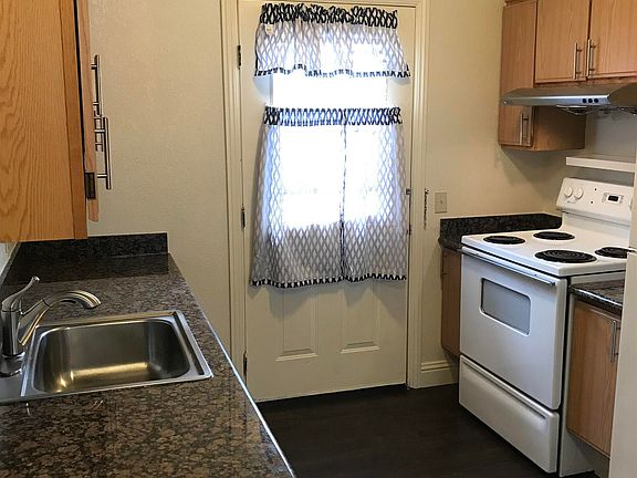 2nd image of 601 W 6th St APT C