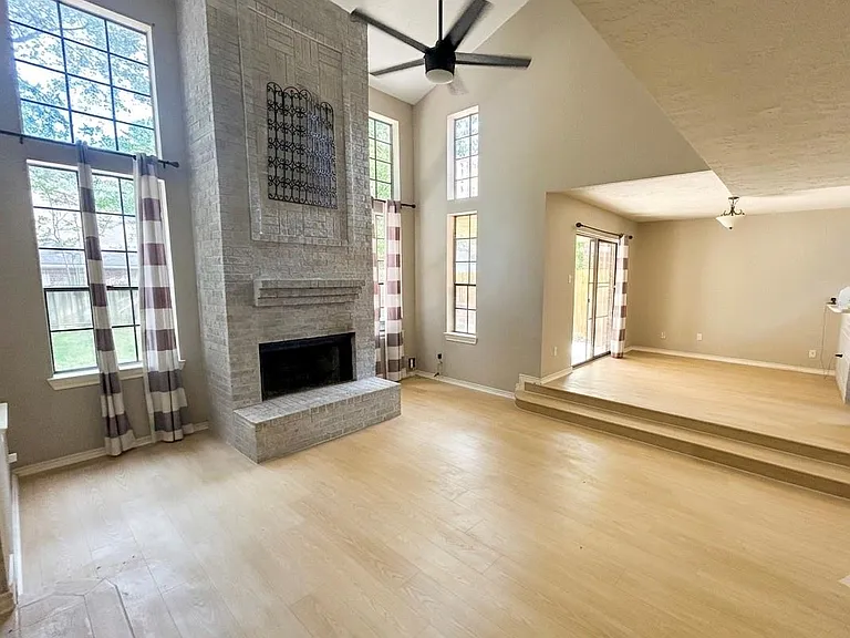 12303 Longfellow Dr — Photo 6