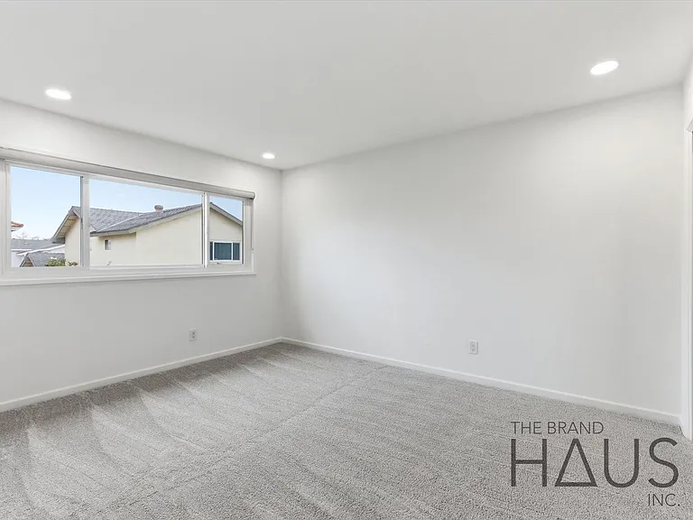 6861 Defiance Dr — Photo 21