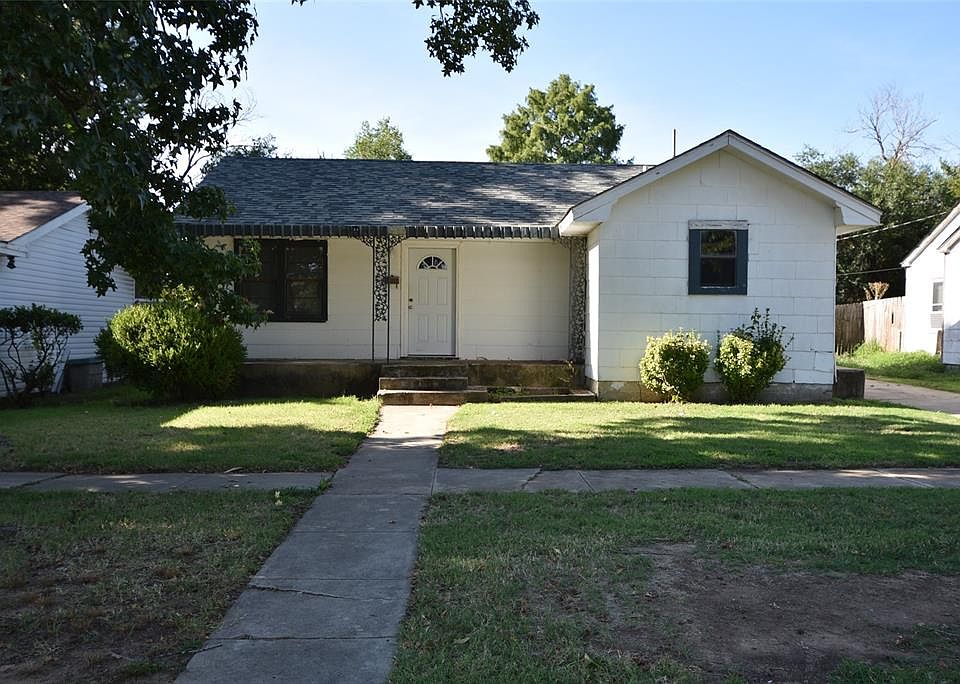 1st image of 821 Lee St