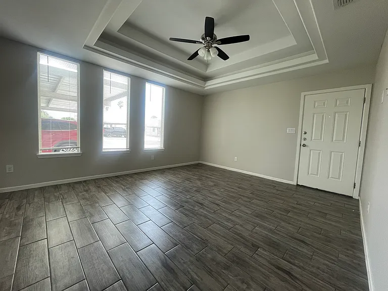 Bella Costa Dr — Photo 2
