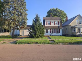 743 4th Ave S, Clinton, IA 52732