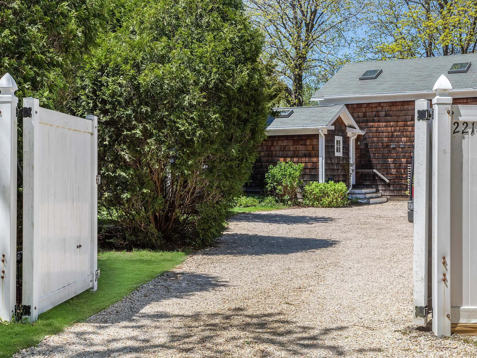 Unique Bridgehampton Summer Retreat — Photo 2