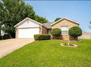 901 SW Hopi Cir, Bentonville, AR 72712