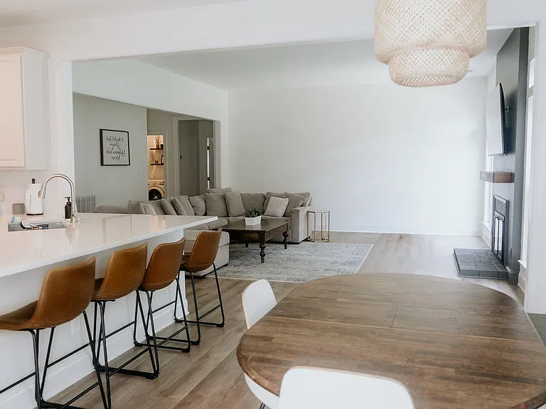 6910 Augustine Way — Photo 8