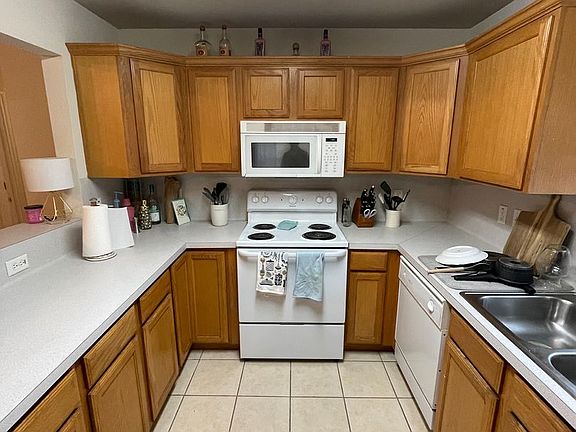 3rd image of 3760 Oldenburg Ln