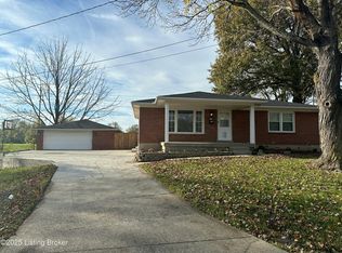 3007 Woodpecker Ct, Louisville, KY 40216