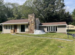 525 Hunns Lake Rd, Stanfordville, NY 12581