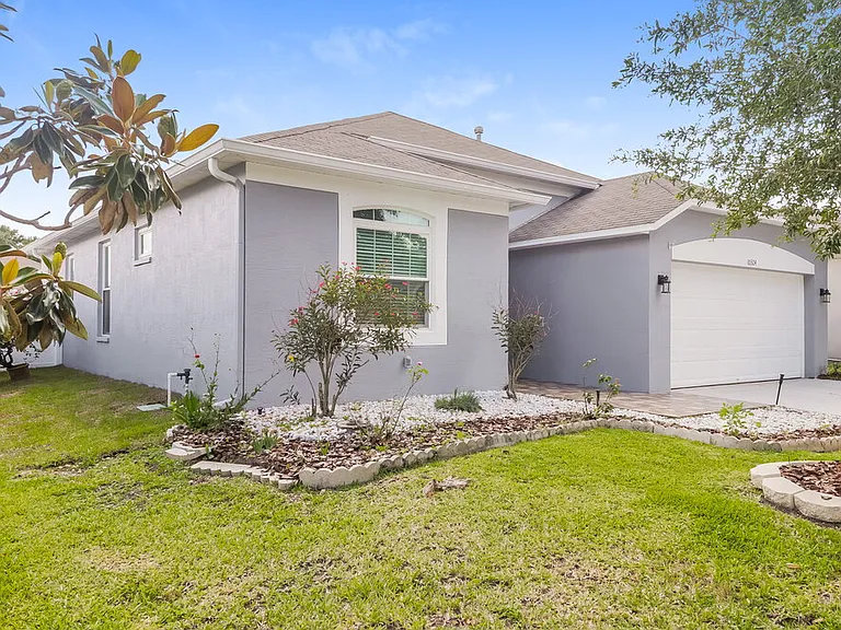 10324 Goldenbrook Way — Photo 3