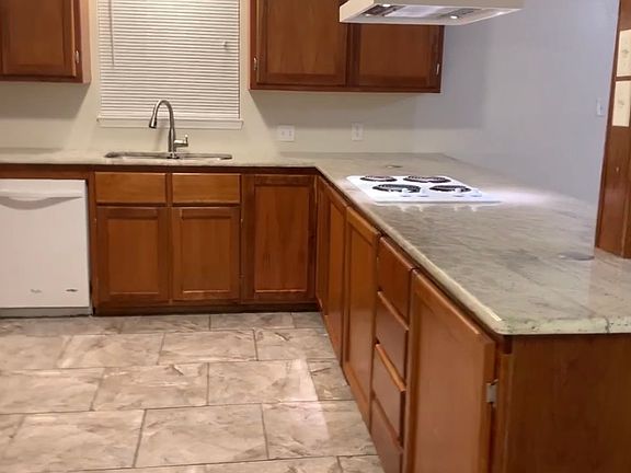4th image of 6408 Willow Springs Dr