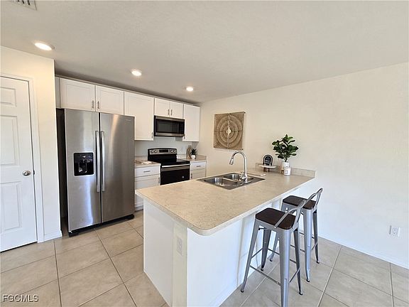 3rd image of 1814 NE 40th Ln