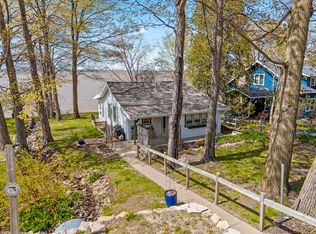 5083 Edgewater Beach Rd, Green Bay, WI 54311