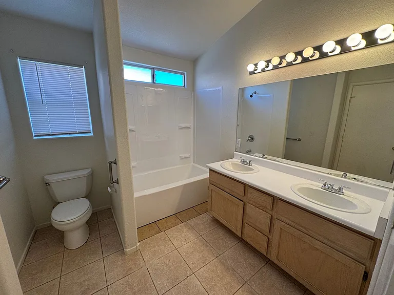 3932 Marble Mountain St — Photo 10