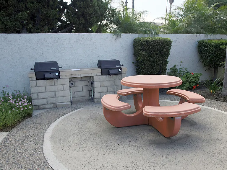 San Carlos Apartment Homes — Photo 9