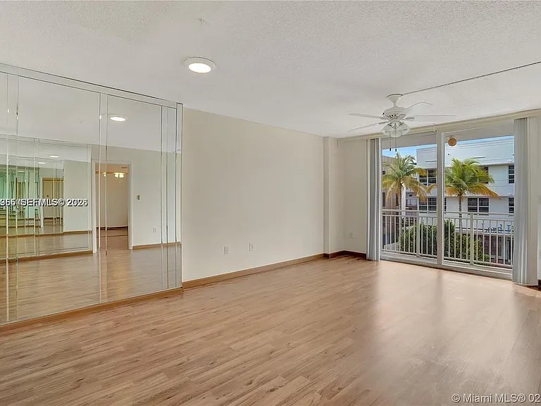 345 Ocean Dr #302 — Photo 3