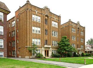 Traymore, Lakewood, OH 44107