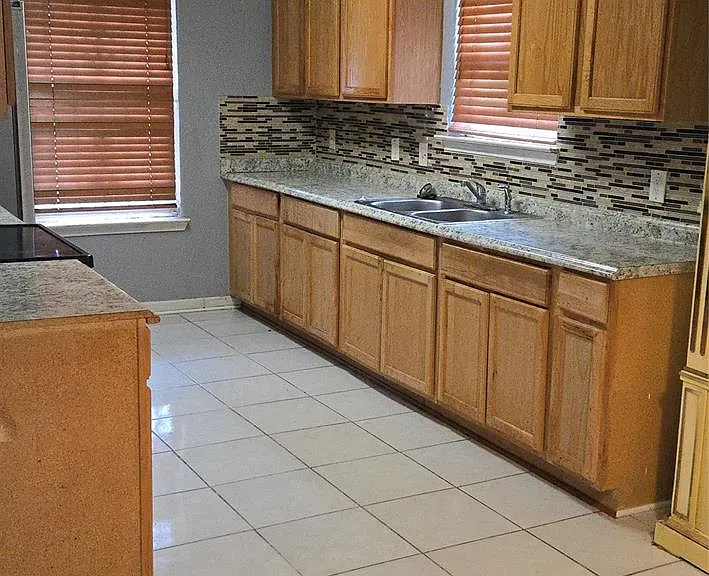 11807 Greenmesa Dr — Photo 5
