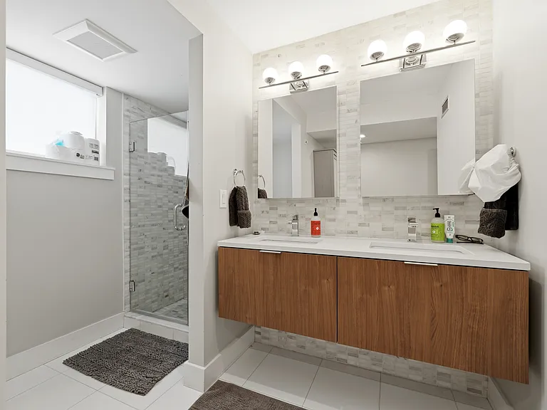 1302 S 20th St — Photo 26