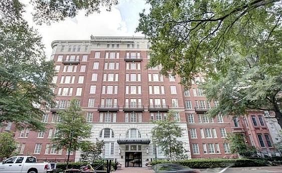 The 1441 Rhode Island is a midrise condo building on Rhode Island Avenue between 14th and 15th Street in the Logan Circle neighborhood. This location is within walking distance of the Dupont, Farragut and McPherson Square Metro Stations as well as a wealt
