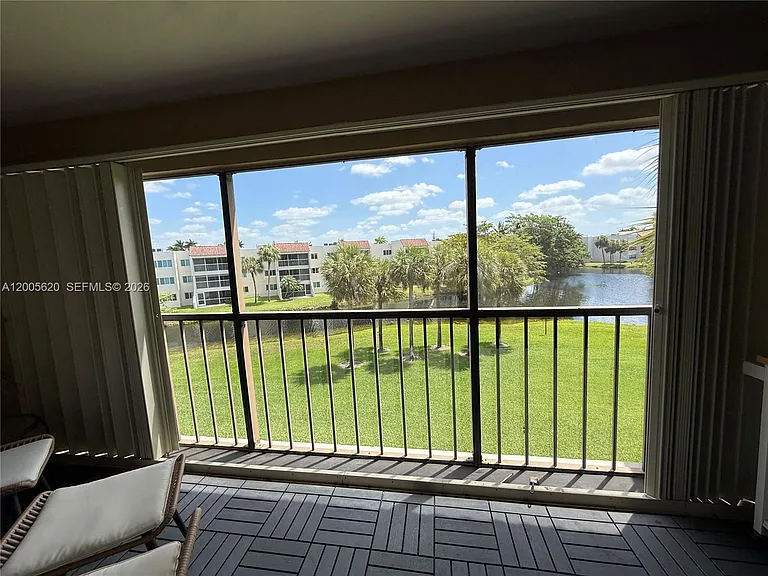 230 Lakeview Dr #307 — Photo 31