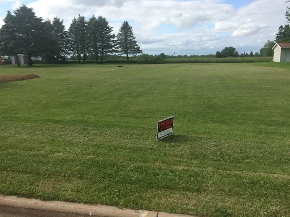 118500 Fieldcrest Dr, Stratford, WI 54484