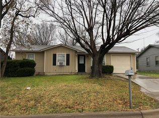809 Renfro Dr, White Settlement, TX 76108