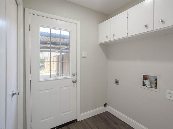 2nd image of 2203 Sheraton Dr