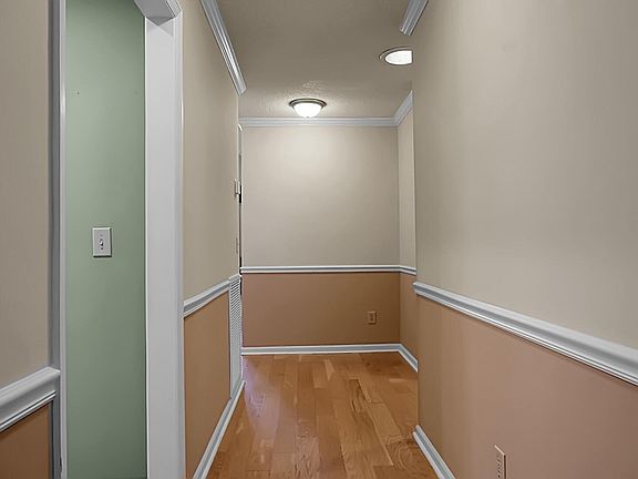 5th image of 9140 Delancey Cir