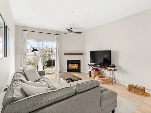 4758 53rd St #403, Delta, BC V4K 2Z1