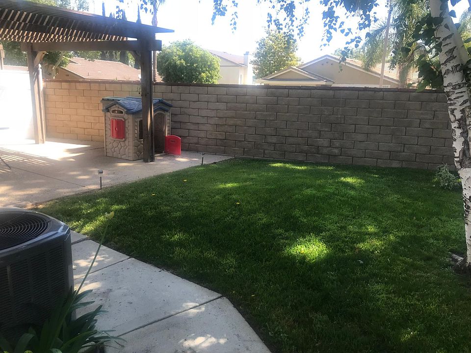 2nd image of 25916 Sandalia Dr
